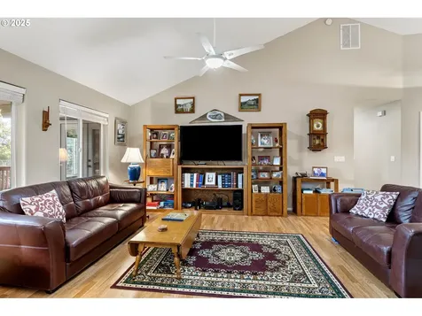 1732 E Sixth Avenue Sutherlin OR 97479