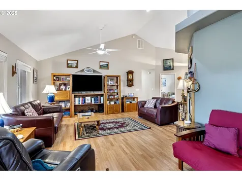 1732 E Sixth Avenue Sutherlin OR 97479