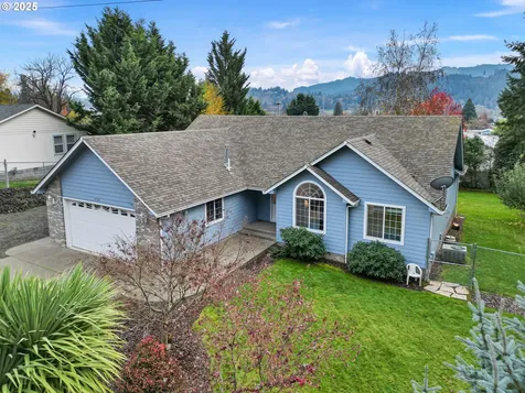 1732 E Sixth Avenue Sutherlin OR 97479