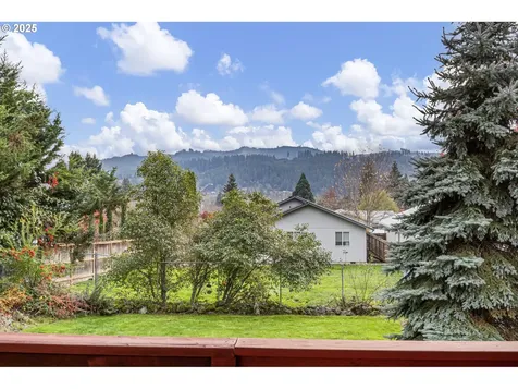 1732 E Sixth Avenue Sutherlin OR 97479