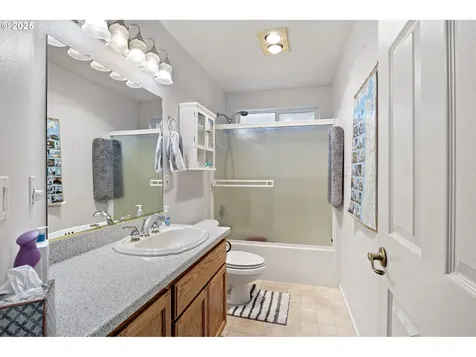 1732 E Sixth Avenue Sutherlin OR 97479