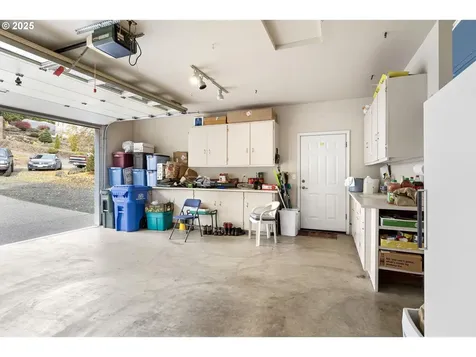 1732 E Sixth Avenue Sutherlin OR 97479