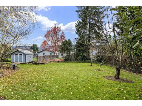 1732 E Sixth Avenue Sutherlin OR 97479
