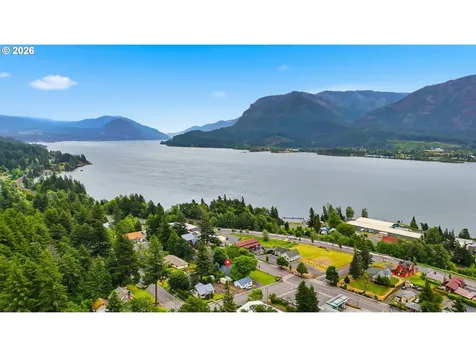 80/82 NW Columbia Avenue Stevenson WA 98648