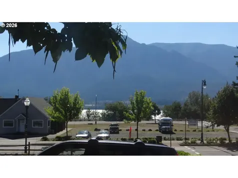 80/82 NW Columbia Avenue Stevenson WA 98648