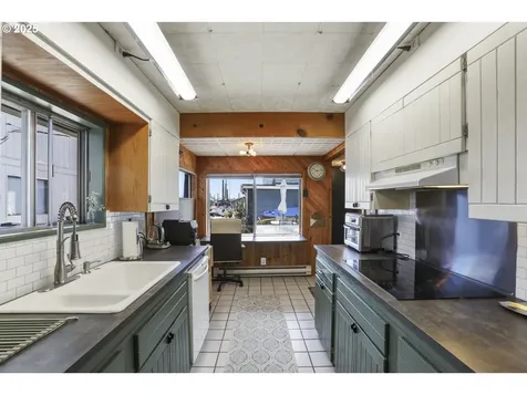 331 NE Bridgeton Portland OR 97211