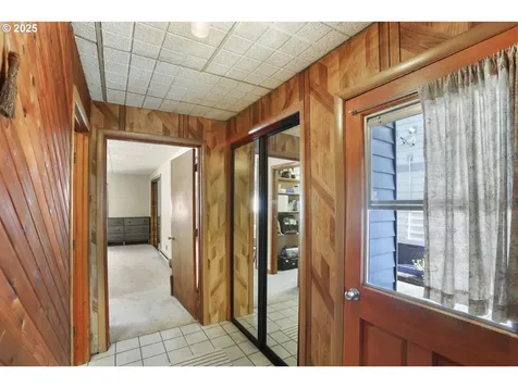 331 NE Bridgeton Portland OR 97211