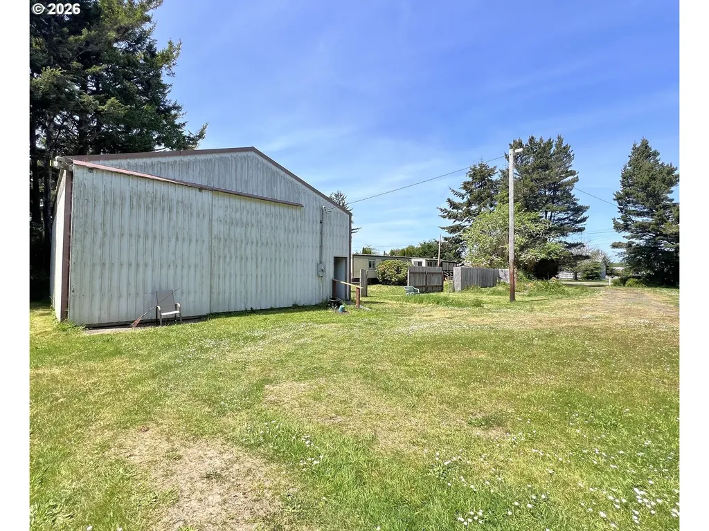 90884 Hollywood Lane Coos Bay OR 97420