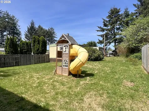 90884 Hollywood Lane Coos Bay OR 97420