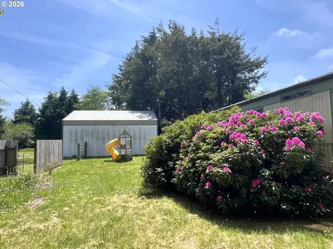 90884 Hollywood Lane Coos Bay OR 97420
