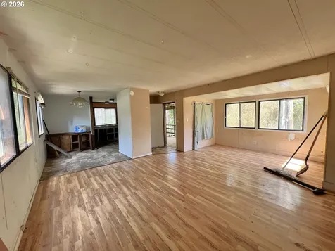 90884 Hollywood Lane Coos Bay OR 97420