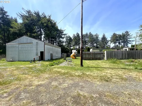 90884 Hollywood Lane Coos Bay OR 97420