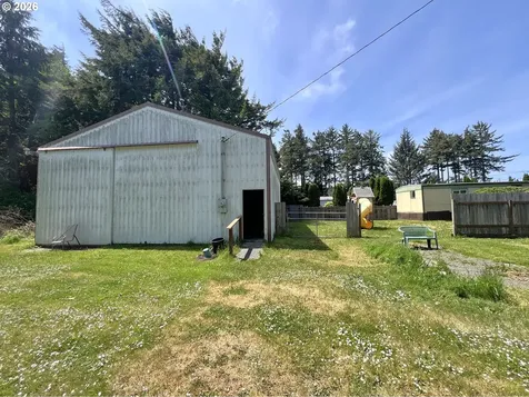 90884 Hollywood Lane Coos Bay OR 97420