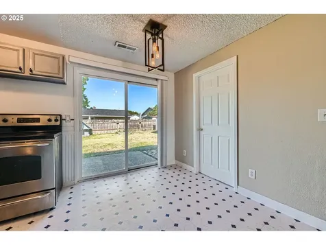 7308 NE 125th Avenue Vancouver WA 98682