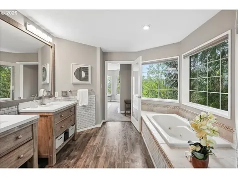 2828 NW Ariel Terrace Portland OR 97210