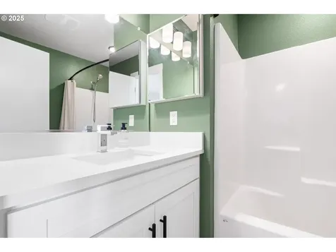 2650 SE 101st Avenue Portland OR 97266