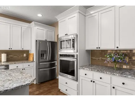 1390 NE 11th Avenue Canby OR 97013