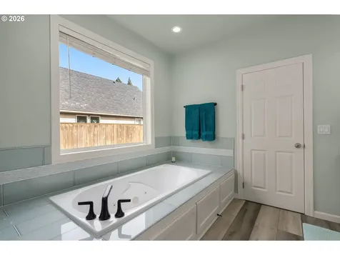 1390 NE 11th Avenue Canby OR 97013