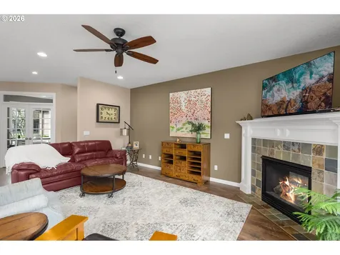 1390 NE 11th Avenue Canby OR 97013