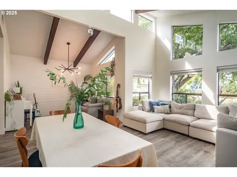1660 NW Youngwood Court Roseburg OR 97471