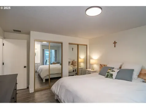 1660 NW Youngwood Court Roseburg OR 97471