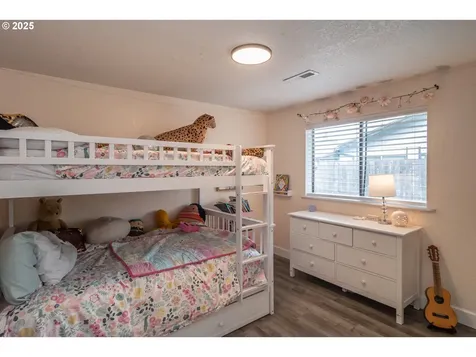 1660 NW Youngwood Court Roseburg OR 97471