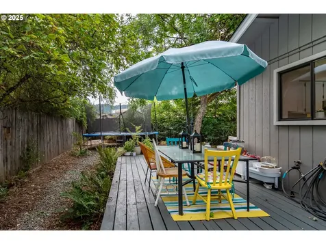 1660 NW Youngwood Court Roseburg OR 97471