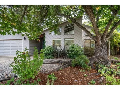 1660 NW Youngwood Court Roseburg OR 97471