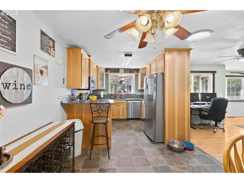 408 N 8th Street Cottage Grove OR 97424