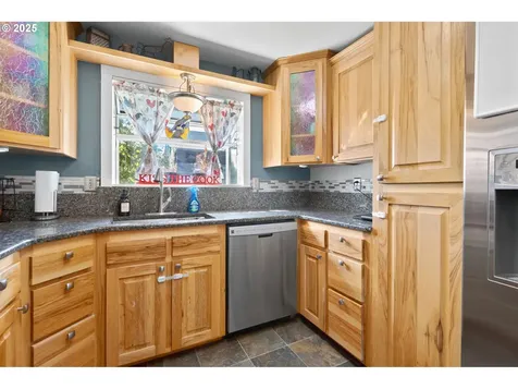 408 N 8th Street Cottage Grove OR 97424