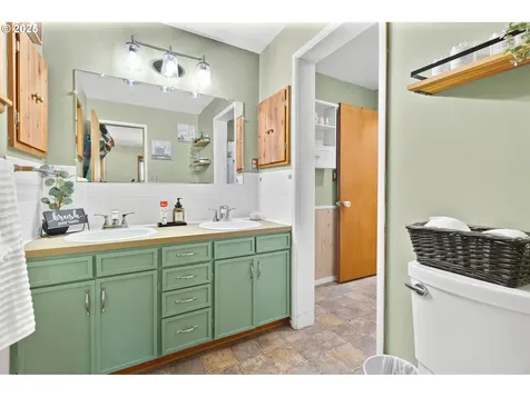 408 N 8th Street Cottage Grove OR 97424