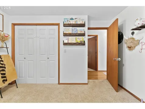 408 N 8th Street Cottage Grove OR 97424