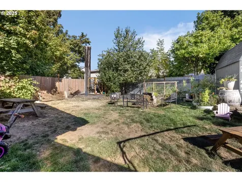408 N 8th Street Cottage Grove OR 97424