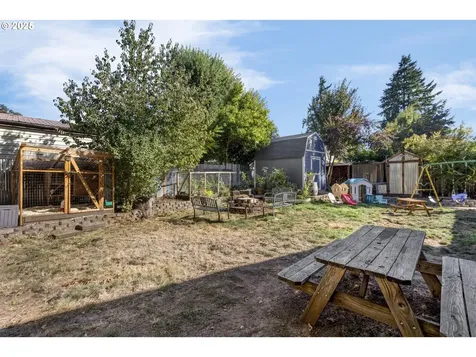 408 N 8th Street Cottage Grove OR 97424