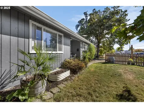 408 N 8th Street Cottage Grove OR 97424