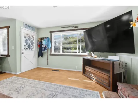 408 N 8th Street Cottage Grove OR 97424