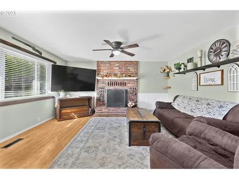 408 N 8th Street Cottage Grove OR 97424