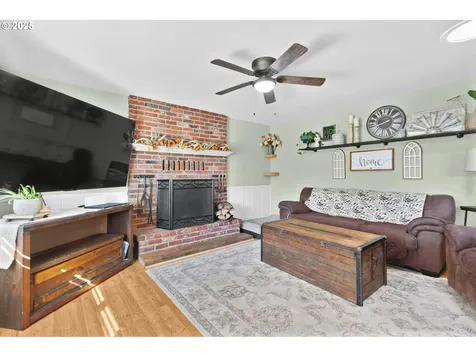 408 N 8th Street Cottage Grove OR 97424
