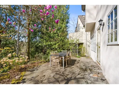 9938 NW Abbey Road Portland OR 97229