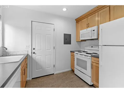 8030 SE Cora Street Portland OR 97206