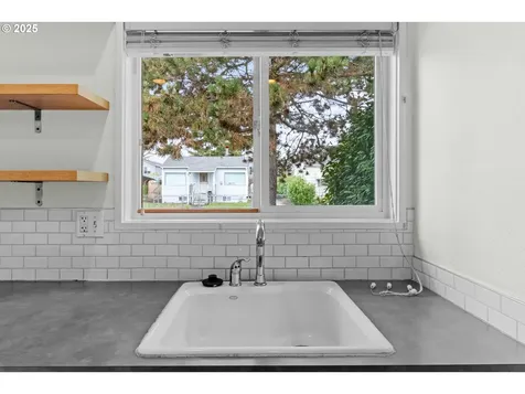 8030 SE Cora Street Portland OR 97206