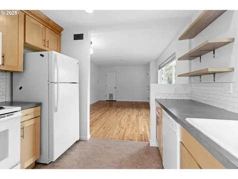 8030 SE Cora Street Portland OR 97206