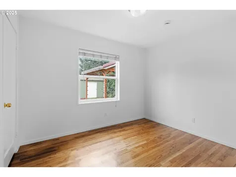 8030 SE Cora Street Portland OR 97206