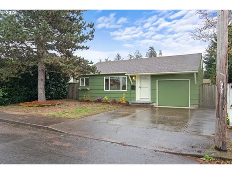 8030 SE Cora Street Portland OR 97206