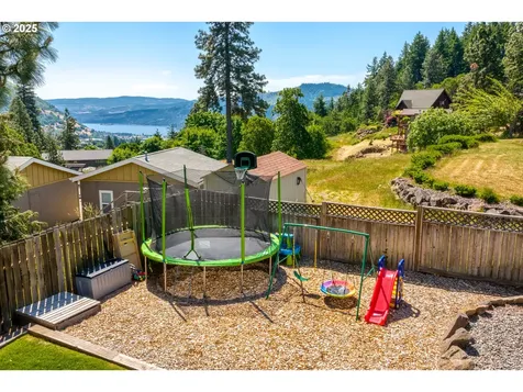 377 NW Spring Street White Salmon WA 98672