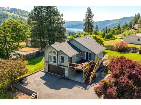 377 NW Spring Street White Salmon WA 98672