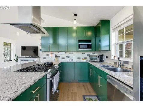 377 NW Spring Street White Salmon WA 98672
