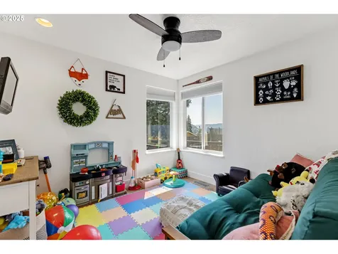 377 NW Spring Street White Salmon WA 98672