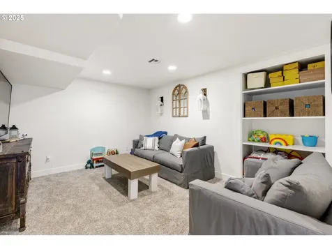 377 NW Spring Street White Salmon WA 98672