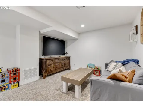 377 NW Spring Street White Salmon WA 98672